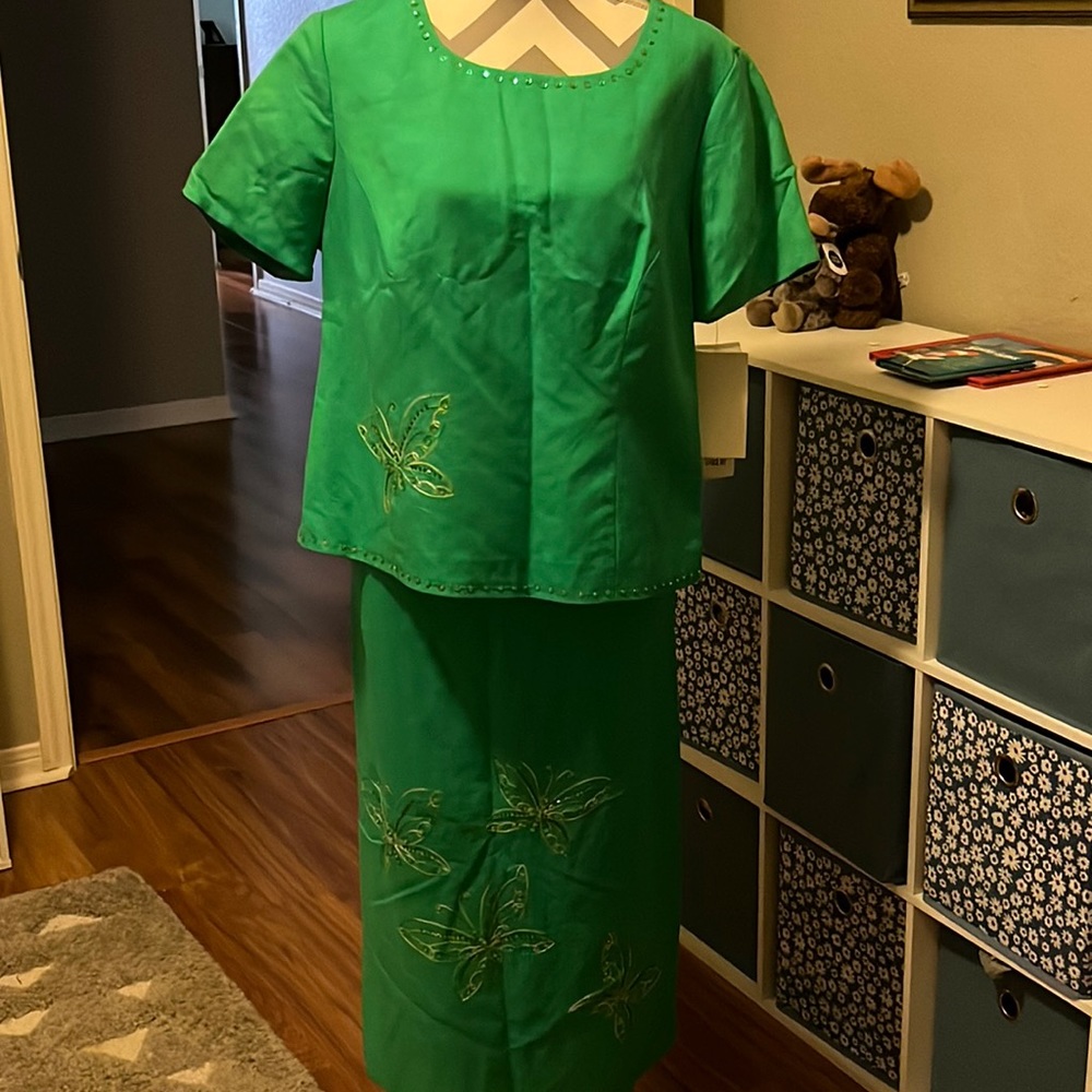Jessica Howard Ladies Suit sz 16P